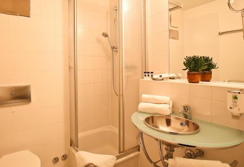 Семейный Номер, Check Inn Hotel Merseburg