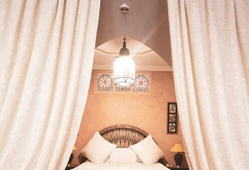 Полулюкс, Domaine De La Roseraie Resort