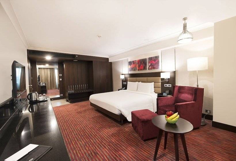 سوییت اجرایی, Hilton Garden Inn New Delhi/saket