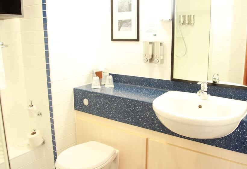 Номер Стандарт, Holiday Inn Express Braintree, An Ihg
