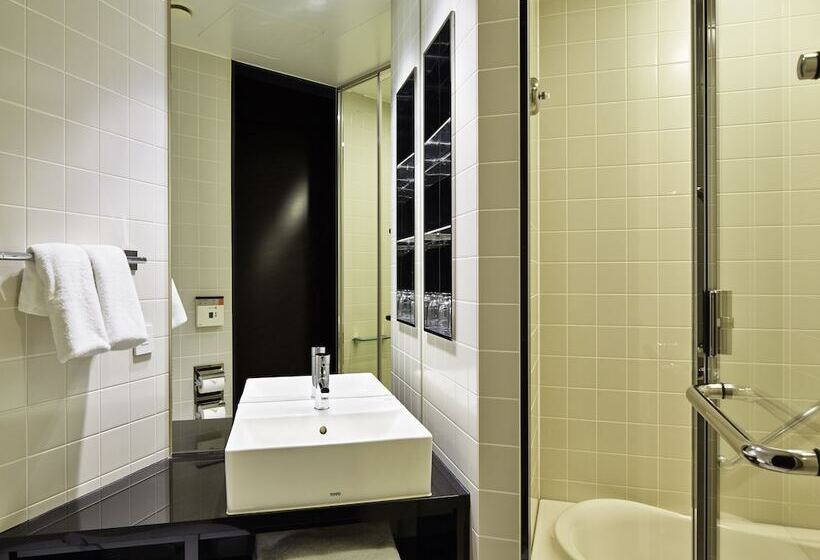 Номер Basic, Mitsui Garden Hotel Ginza Premier
