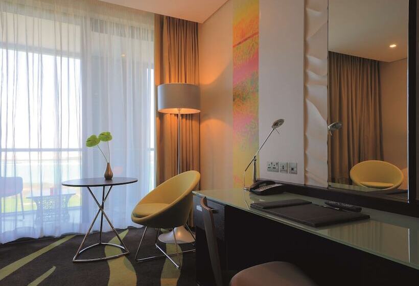 수피리어 룸 골프 전망, Radisson Blu Hotel, Abu Dhabi Yas Island