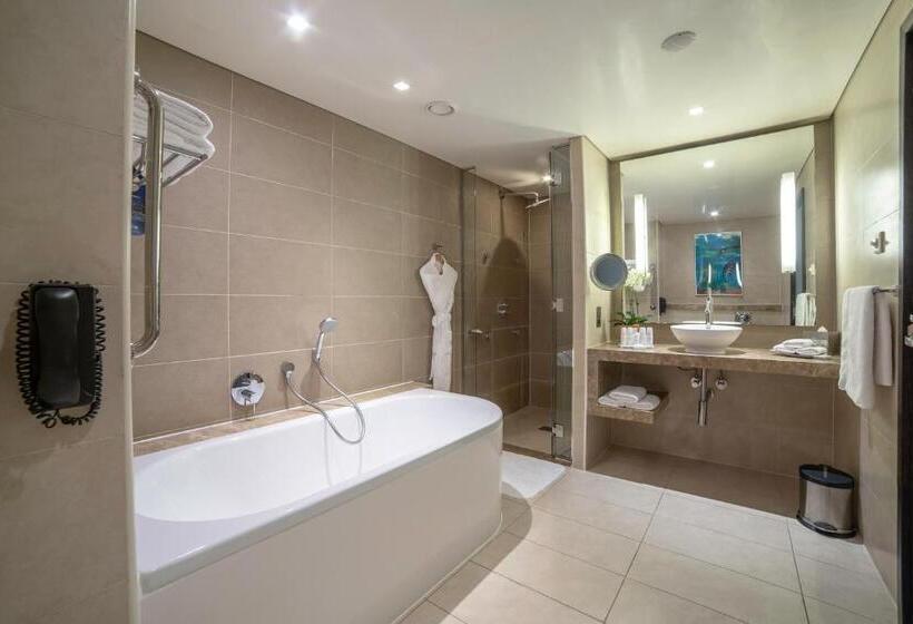 סוויטה נוף לים, Radisson Blu Hotel, Abu Dhabi Yas Island