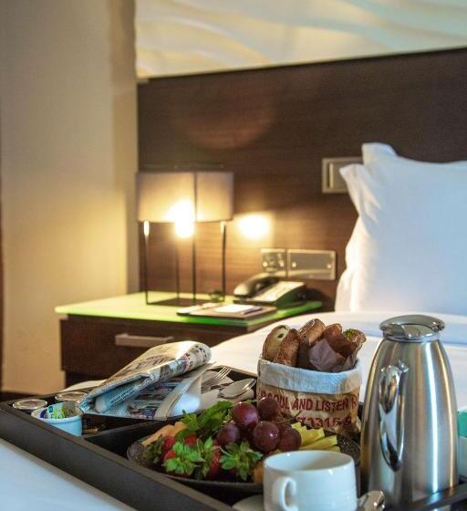 חדר סופריור עם נוף לים ומרפסת, Radisson Blu Hotel, Abu Dhabi Yas Island