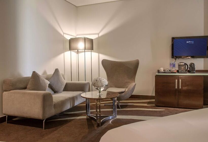 חדר סטנדרט נוף למגרש גולף, Radisson Blu Hotel, Abu Dhabi Yas Island