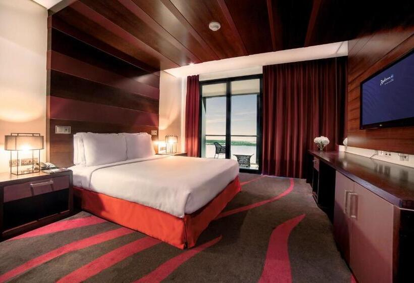סוויטה נוף לים, Radisson Blu Hotel, Abu Dhabi Yas Island