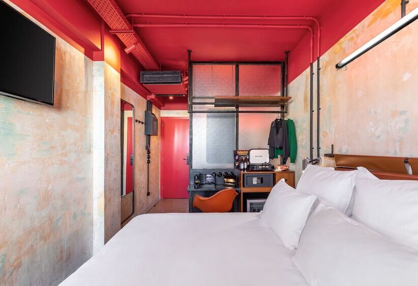 Номер Стандарт с Балконом, Dave Red Athens, A Member Of Brown Hotels