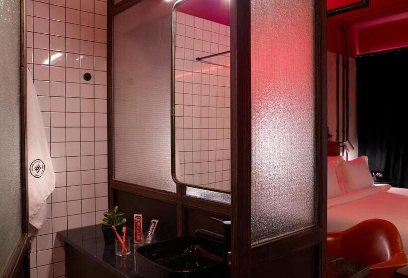 Номер Стандарт с Балконом, Dave Red Athens, A Member Of Brown Hotels