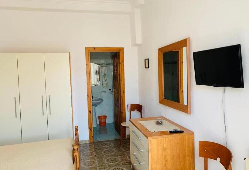Номер Стандарт Боковой Вид на Море, Pensione Casa Verde