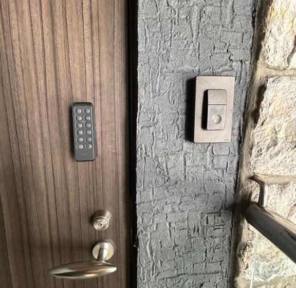 إستوديو قياسى سرير كينج, Matsuyama Stay