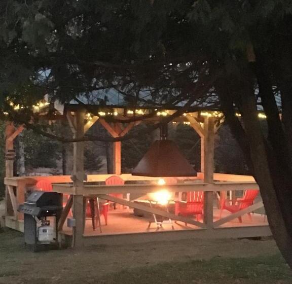 デラックススタジオ, Mountain View Motel & Campground