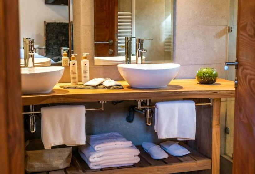 سوییت با چشم‌انداز باغ, Rakau Lodge