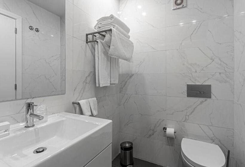 استودیوی استاندارد, Templo Boutique
