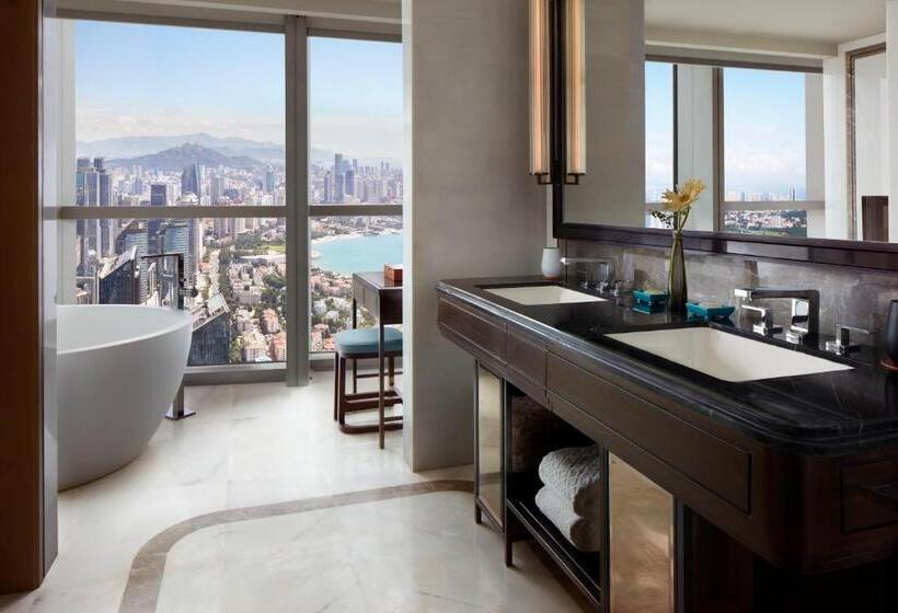 Номер Deluxe Вид на Город, The St. Regis Qingdao