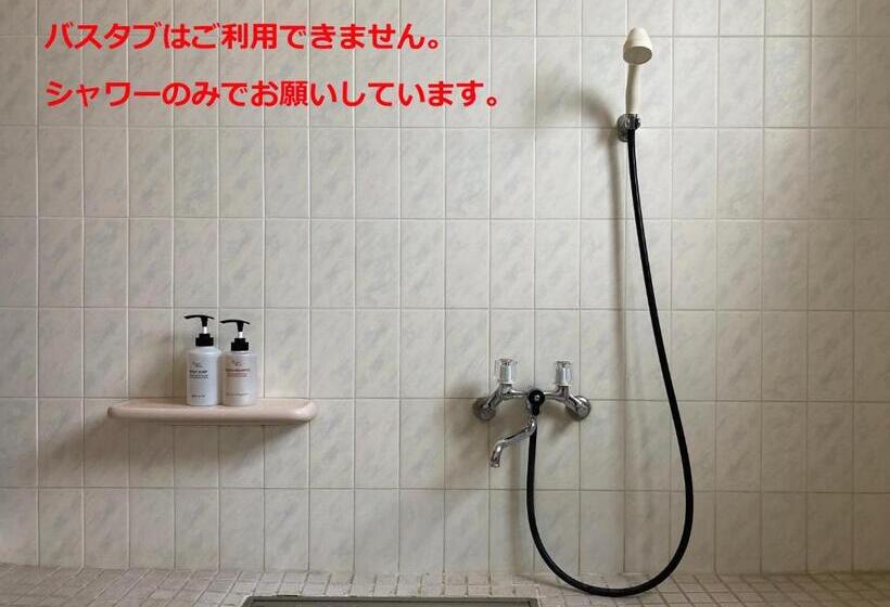 Семейный Номер, J Hoppers Beppu Guesthouse ジェイホッパーズ別府ゲストハウス