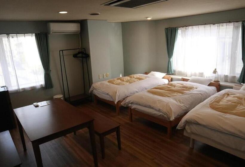 Standaard Driepersoonskamer, J Hoppers Beppu Guesthouse ジェイホッパーズ別府ゲストハウス