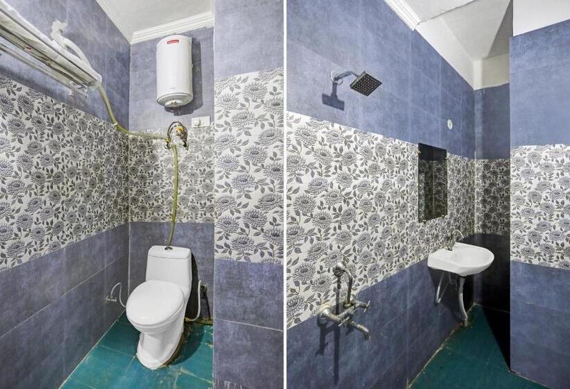 Standardrum, Townhouse 456 The Hotel Noida Grand