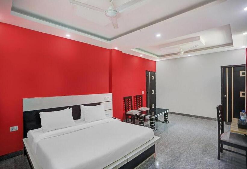 Standardrum, Townhouse 456 The Hotel Noida Grand