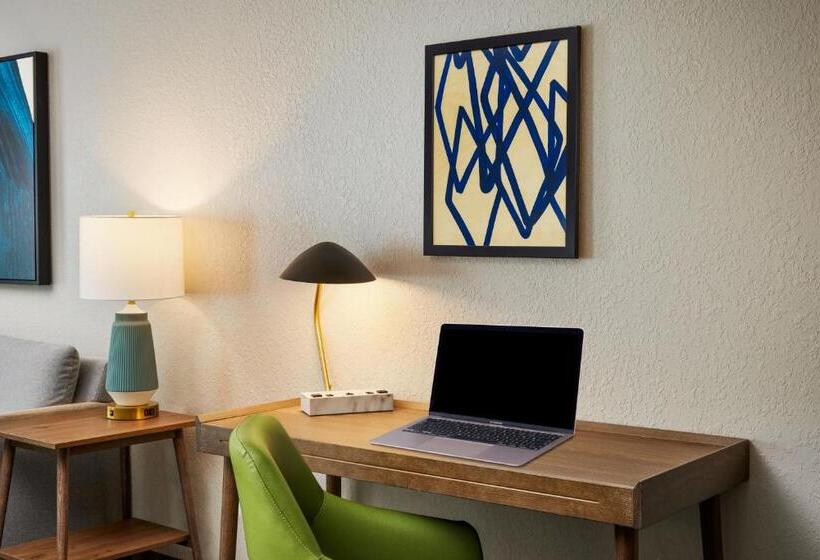 Люкс, Staybridge Suites   Auburn   University Area, An Ihg