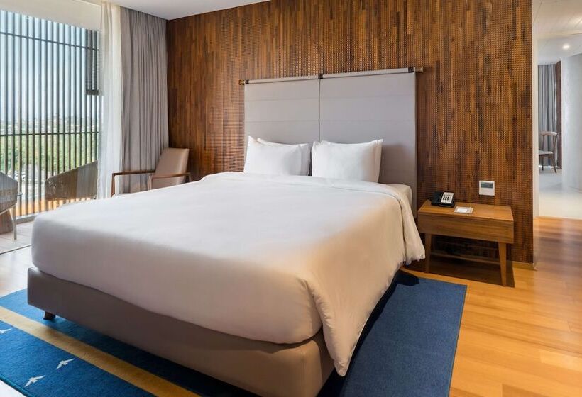 Президентский Люкс, Radisson Resort And Spa Lonavala