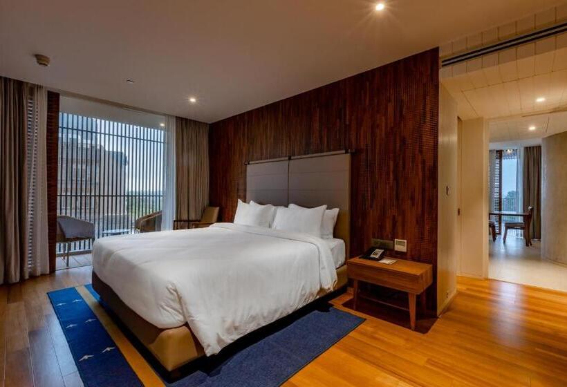 Президентский Люкс, Radisson Resort And Spa Lonavala