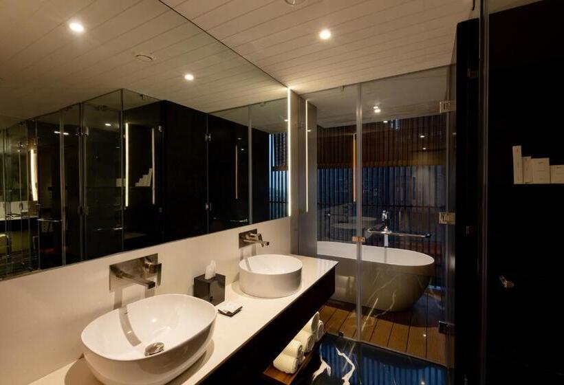 Президентский Люкс, Radisson Resort And Spa Lonavala