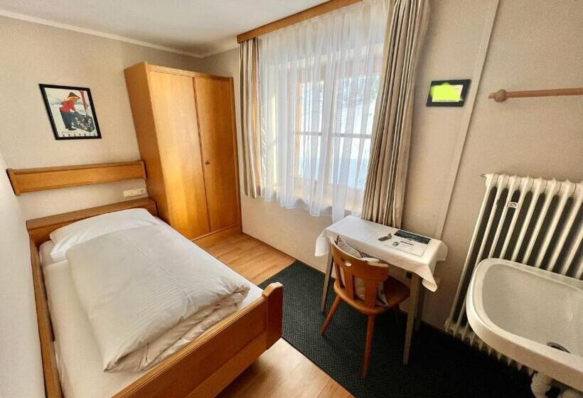Standard Einzelzimmer Geteiltes Bad, Lech Hostel
