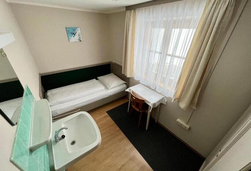Standard Einzelzimmer Geteiltes Bad, Lech Hostel