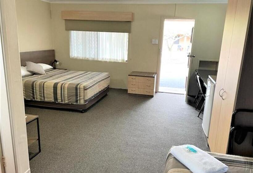 Номер Стандарт, Milgate Motel