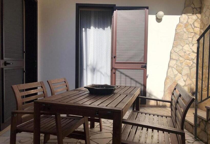 سوییت خانوادگی, Odegos