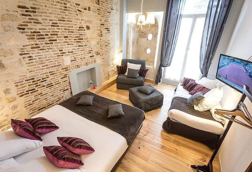 Семейный Номер, Hôtel De La Paix