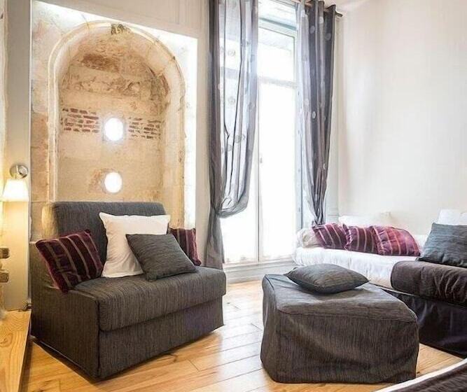 Семейный Номер, Hôtel De La Paix