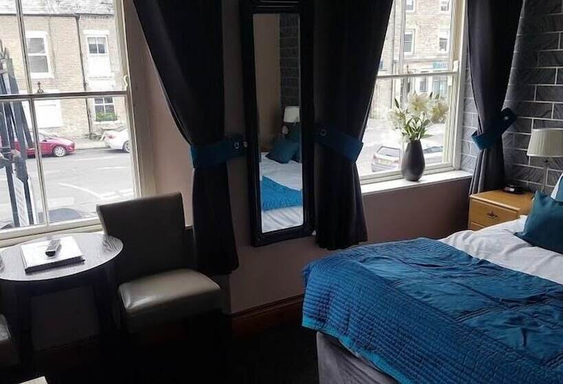 اتاق استاندارد, Forresters Bar & French Restaurant With Rooms