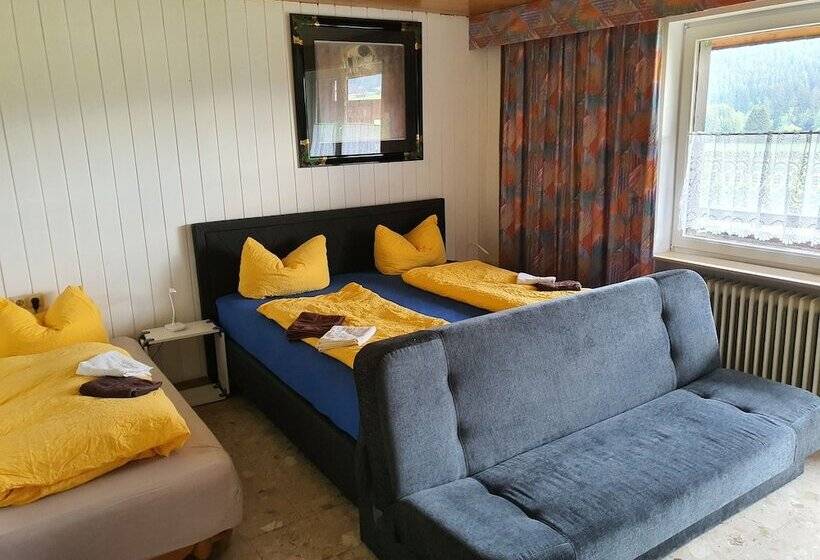 Номер Стандарт Трехместный, B+b Hotel Sonnenmatte Near Badeparadies