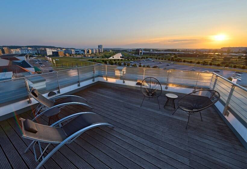 스위트, V8 Hotel Classic Motorworld Region Stuttgart