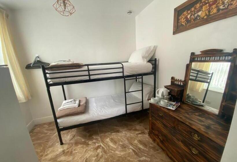 Четырехместный Номер Deluxe, Alexander Hotel Fully Refurbished All Rooms En Suite