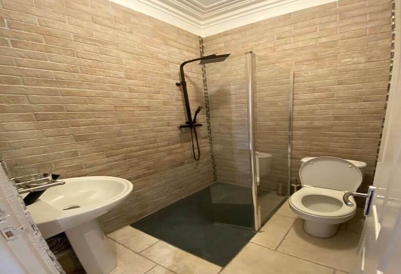 スタンダードルーム, Alexander Hotel Fully Refurbished All Rooms En Suite