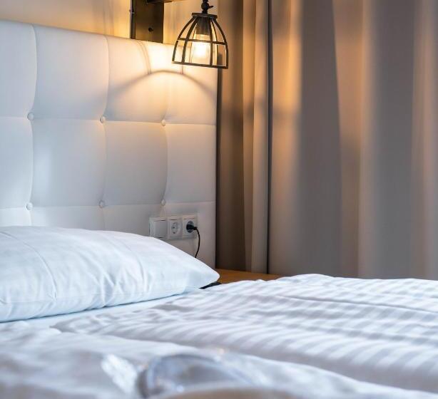 Апартаменты 4 Спальни, The House Zell Am See