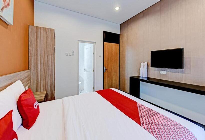 Номер Deluxe, Capital O 90497 Navaya Guest House