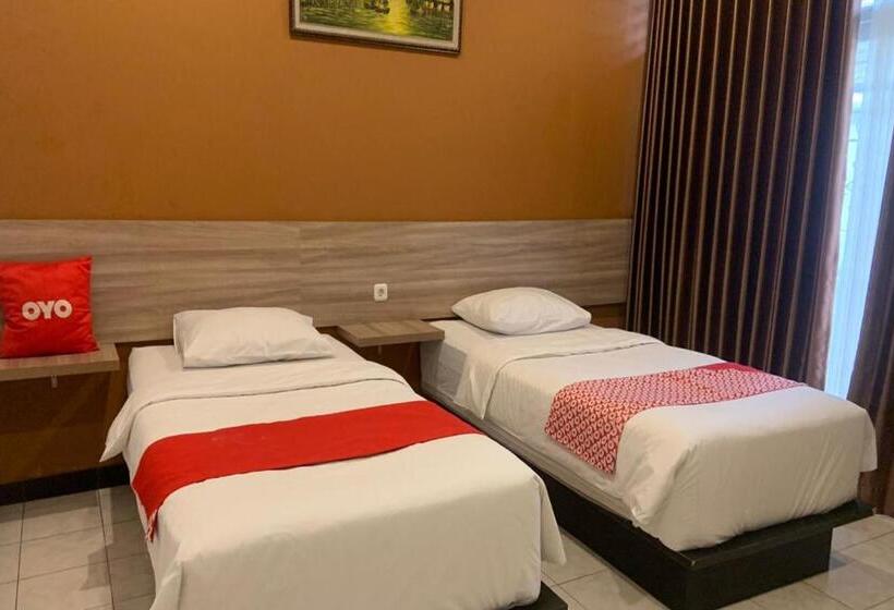 Номер Superior, Capital O 90497 Navaya Guest House