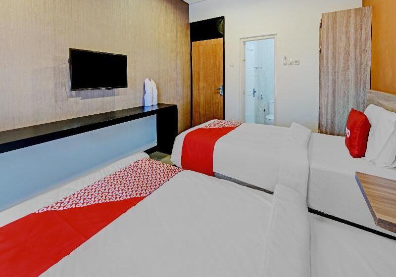 Номер Deluxe, Capital O 90497 Navaya Guest House