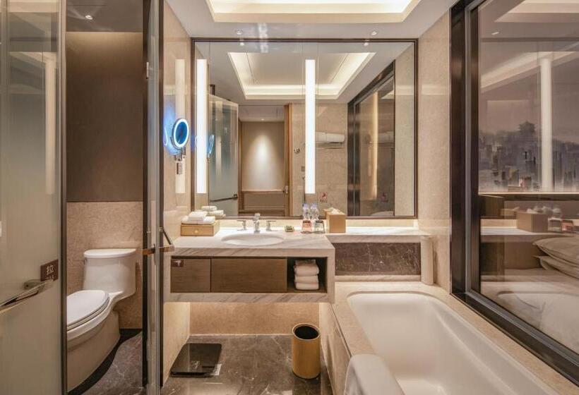 Номер Deluxe Кровать Кинг Вид на Город, Four Points By Sheraton Wuhan, Jiangxia
