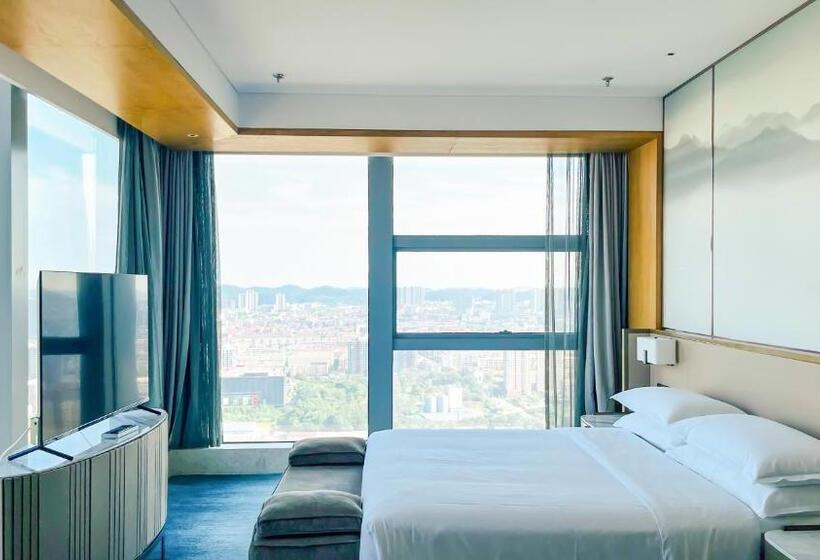 Люкс Премиум, Four Points By Sheraton Wuhan, Jiangxia