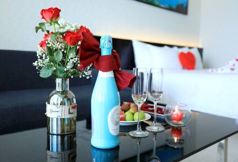 اتاق لوکس با چشم‌انداز دریا, Orson Hotel & Resort Con Dao