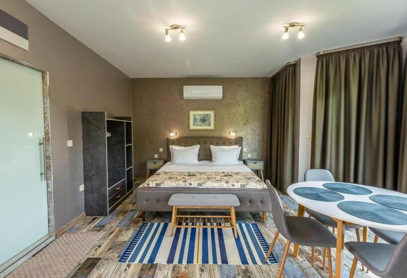 Семейный Полулюкс, Club Houses Stefvall