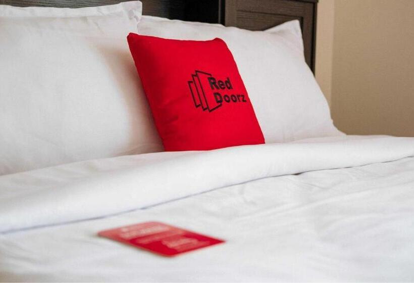 Номер Deluxe, Reddoorz @ Sekip Medan