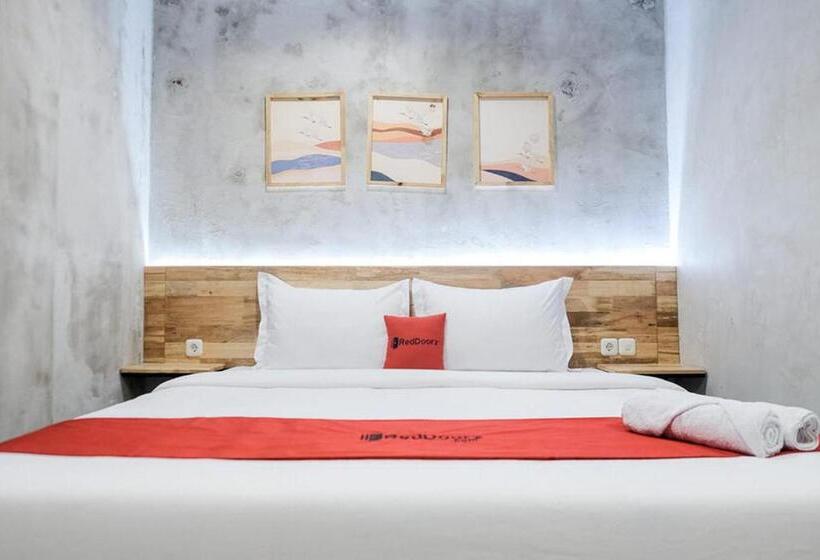 Номер Deluxe, Reddoorz @ Sekip Medan