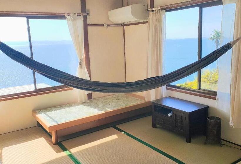 패밀리 룸 측면 바다 전망, Akua Inn
