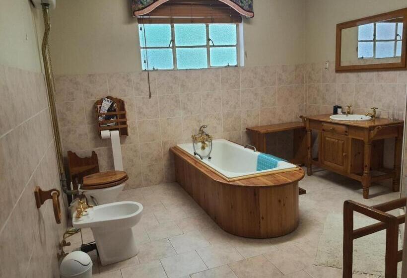 Семейный Номер, Lord Fraser Guest House