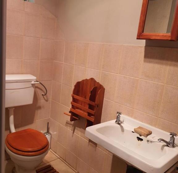 Студия Стандарт, Lord Fraser Guest House